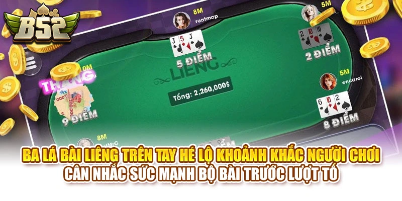 Ba lá bài liêng trên tay hé lộ khoảnh khắc người chơi cân nhắc sức mạnh bộ bài trước lượt tố